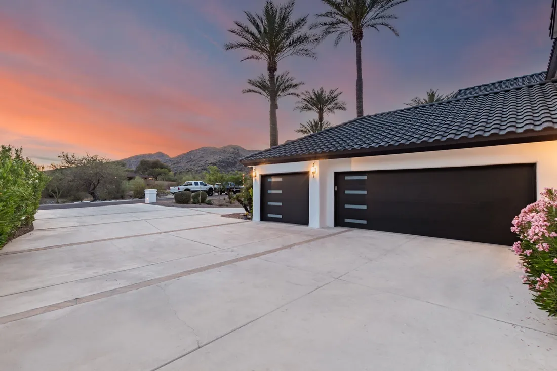 $2,299,000 11827 S Montezuma Ct