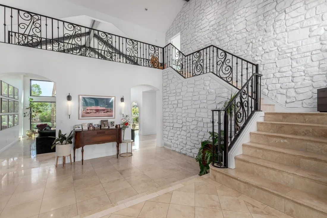 $2,299,000 11827 S Montezuma Ct