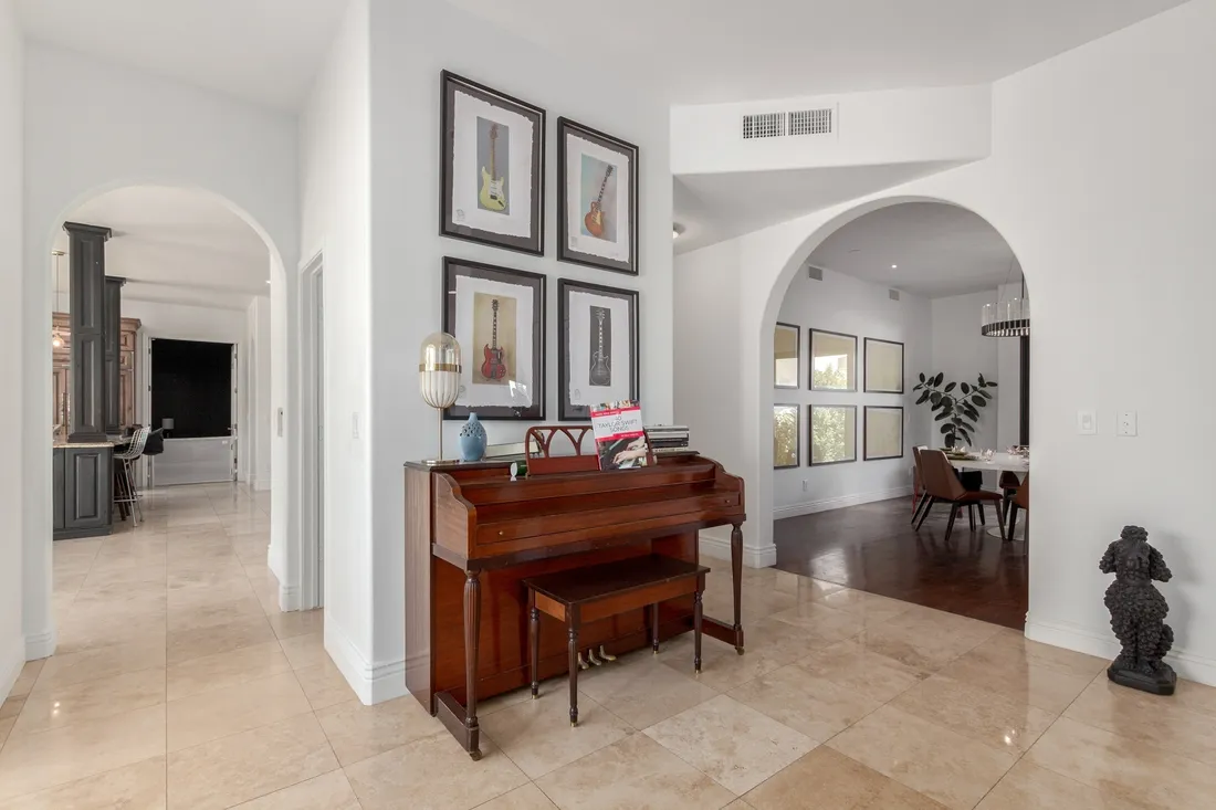 $2,299,000 11827 S Montezuma Ct