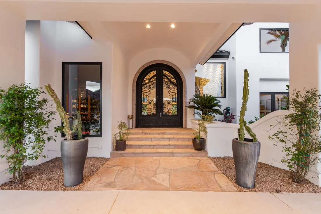 $2,299,000 11827 S Montezuma Ct