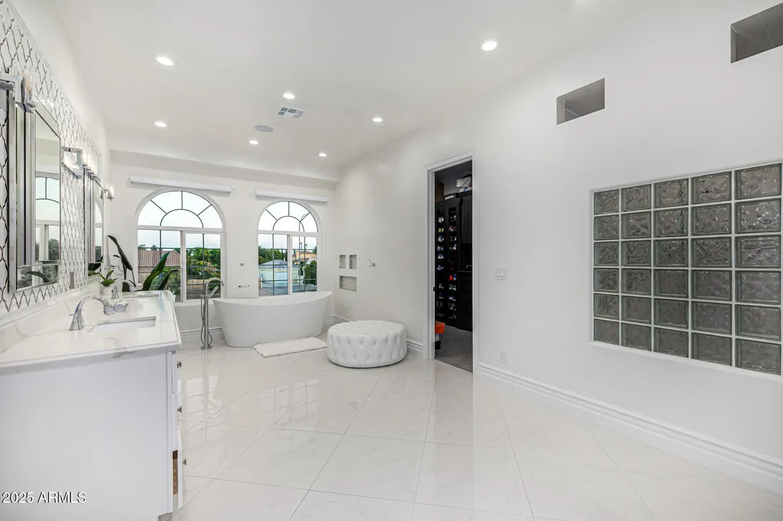 $3,500,000 Residential Mesa
