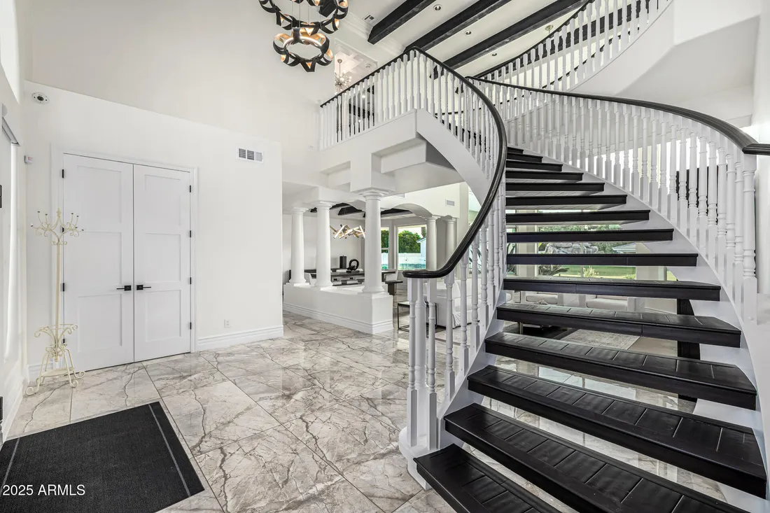 $3,500,000 Residential Mesa