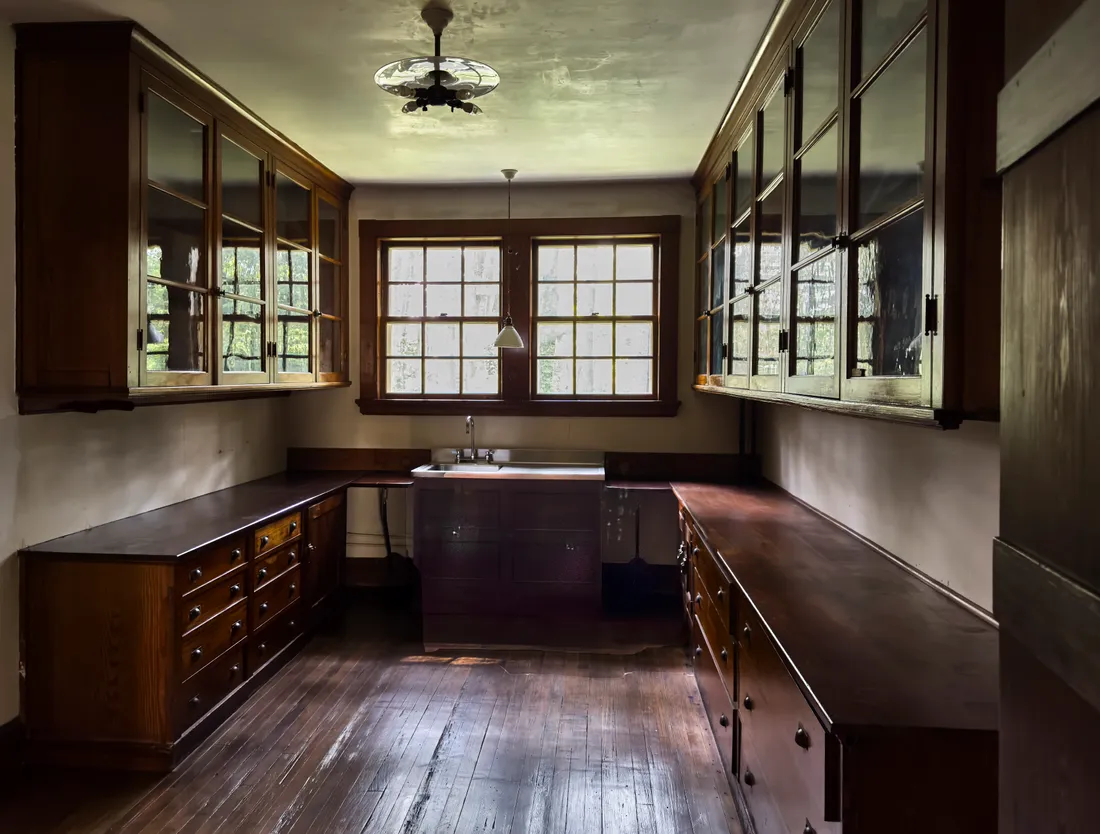 $4,995,000 Lenox Legacy: Natural Beauty, Architectural Significance, Enduring Charm.