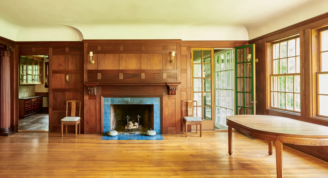 $4,995,000 Lenox Legacy: Natural Beauty, Architectural Significance, Enduring Charm.