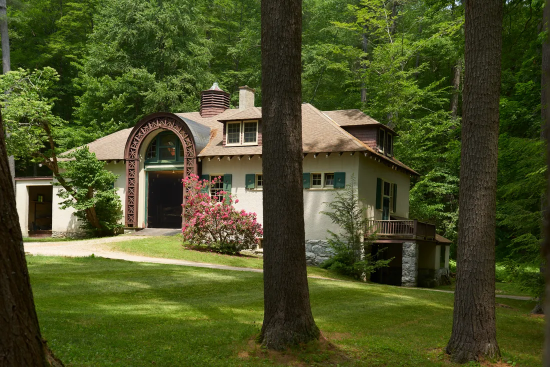 $4,995,000 Lenox Legacy: Natural Beauty, Architectural Significance, Enduring Charm.
