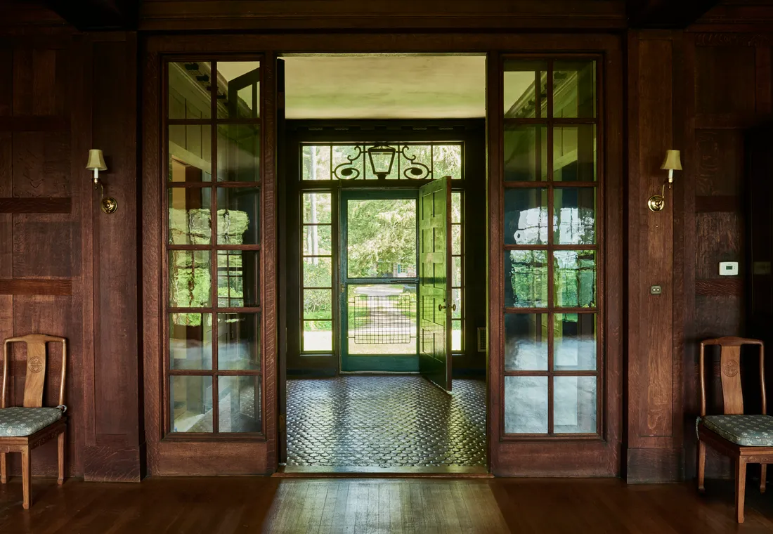 $4,995,000 Lenox Legacy: Natural Beauty, Architectural Significance, Enduring Charm.